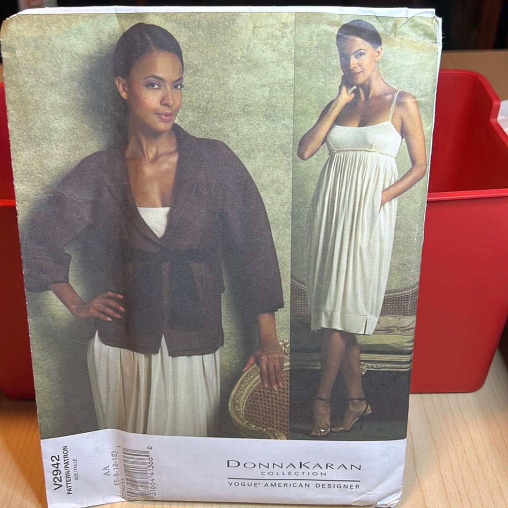 Vogue 2942 Donna Karen collection Jacket, Belt & Dress uncut factory fold